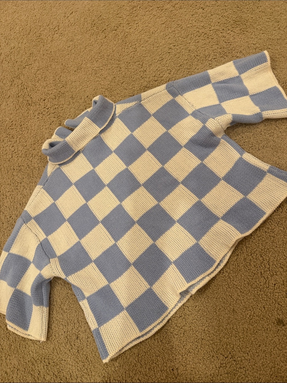 Sweater - Picture 4 of 4